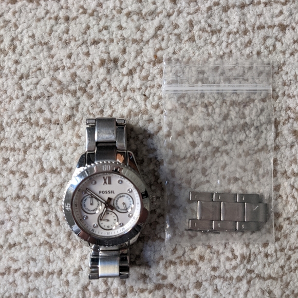 Fossil Watch - Picture 3 of 3
